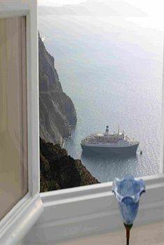 Tzekos Fira (Santorini)