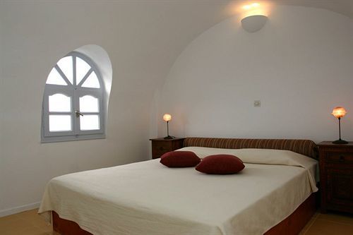Tzekos 4* Fira (Santorini)